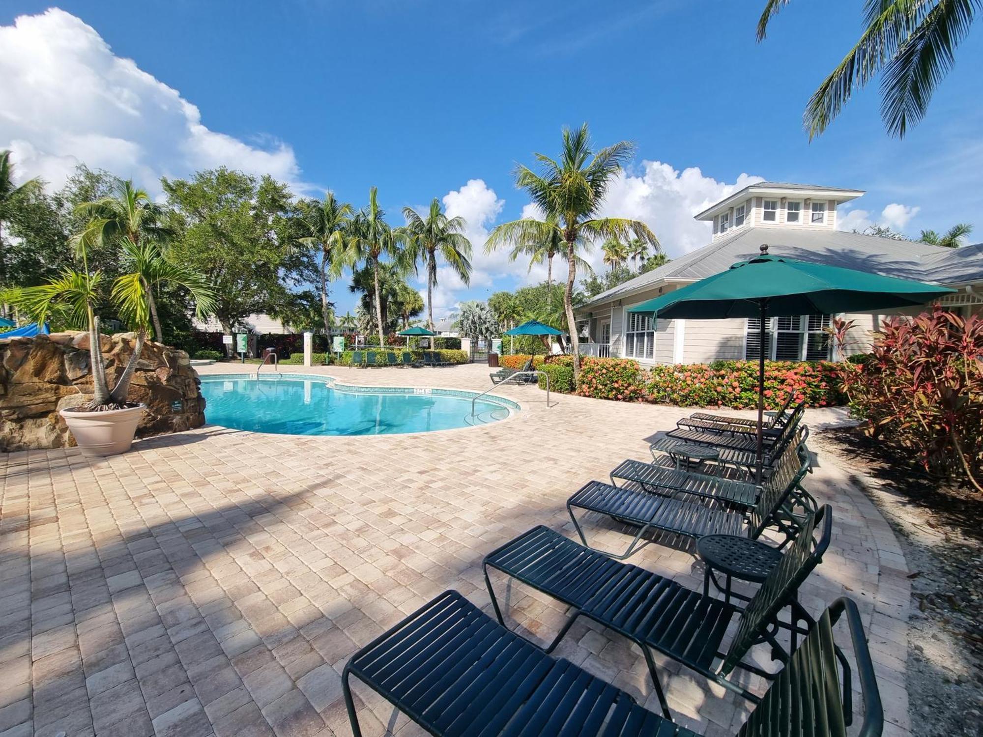 Stunning 2-Bedroom Plus Den Condo In Greenlinks Resort North North Naples Exteriér fotografie