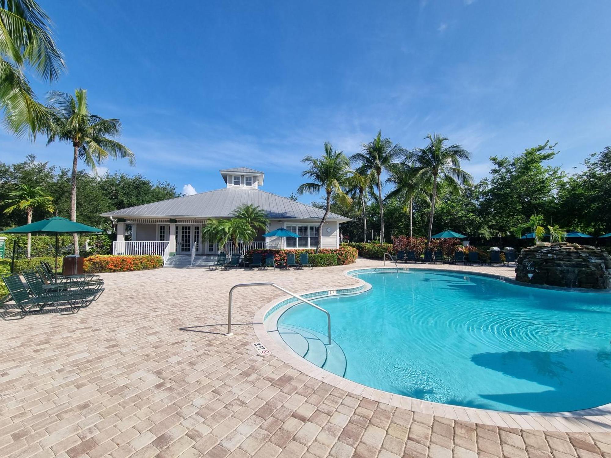 Stunning 2-Bedroom Plus Den Condo In Greenlinks Resort North North Naples Exteriér fotografie