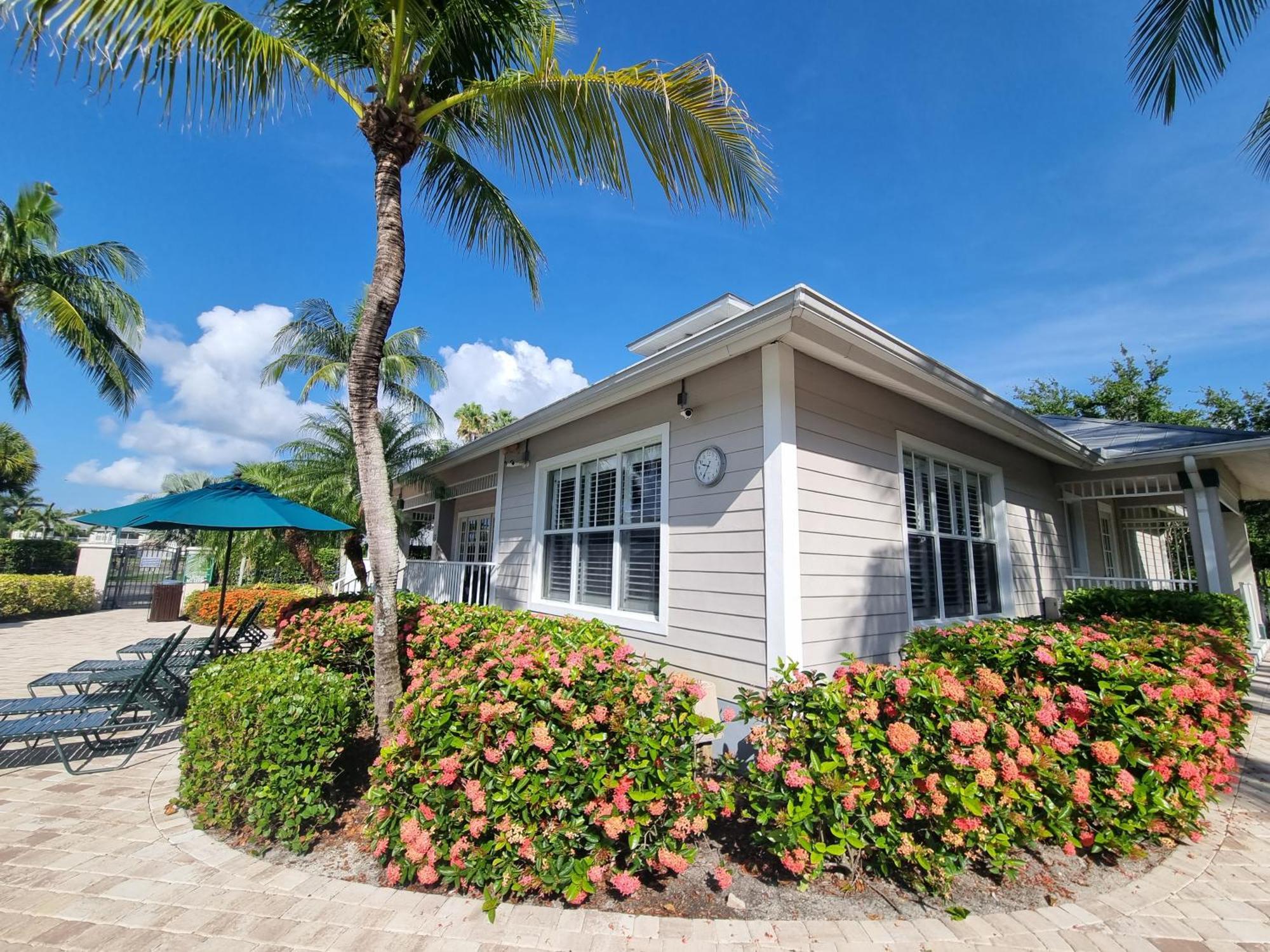 Stunning 2-Bedroom Plus Den Condo In Greenlinks Resort North North Naples Exteriér fotografie