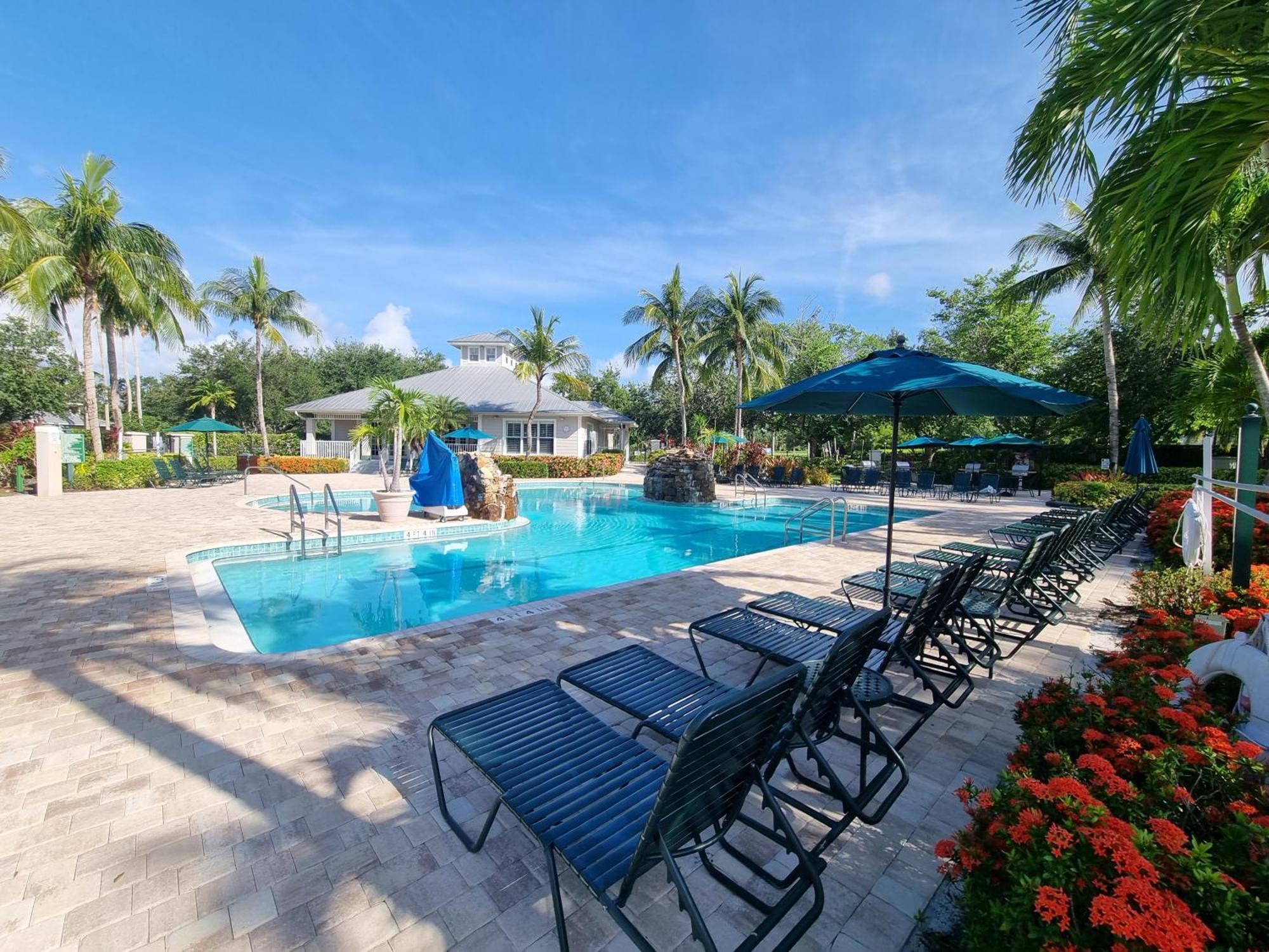 Stunning 2-Bedroom Plus Den Condo In Greenlinks Resort North North Naples Exteriér fotografie