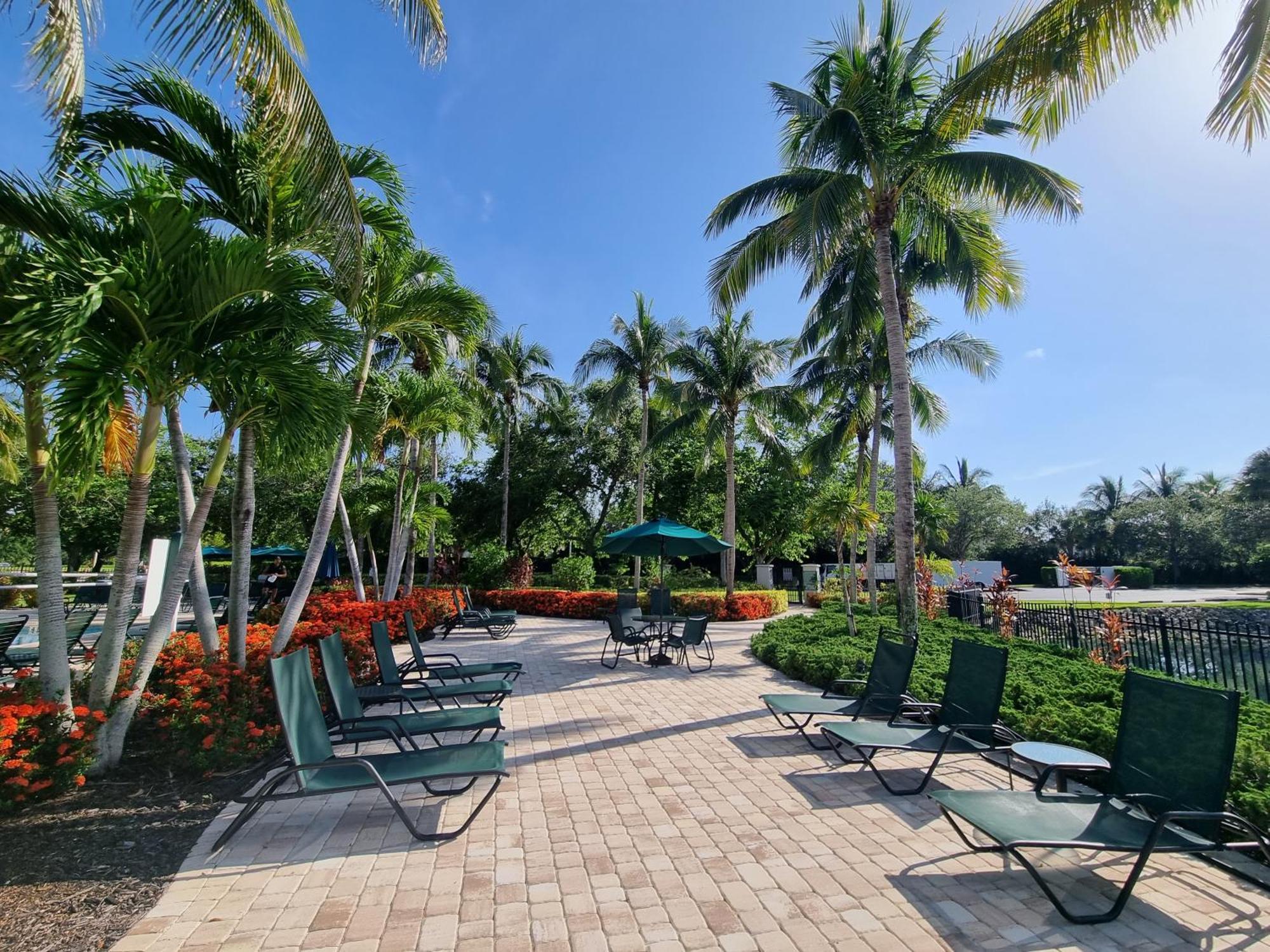 Stunning 2-Bedroom Plus Den Condo In Greenlinks Resort North North Naples Exteriér fotografie