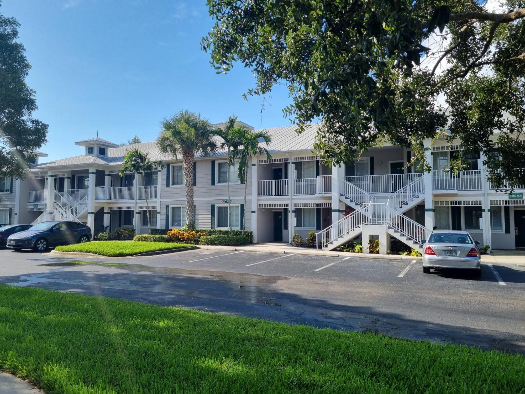 Stunning 2-Bedroom Plus Den Condo In Greenlinks Resort North North Naples Exteriér fotografie