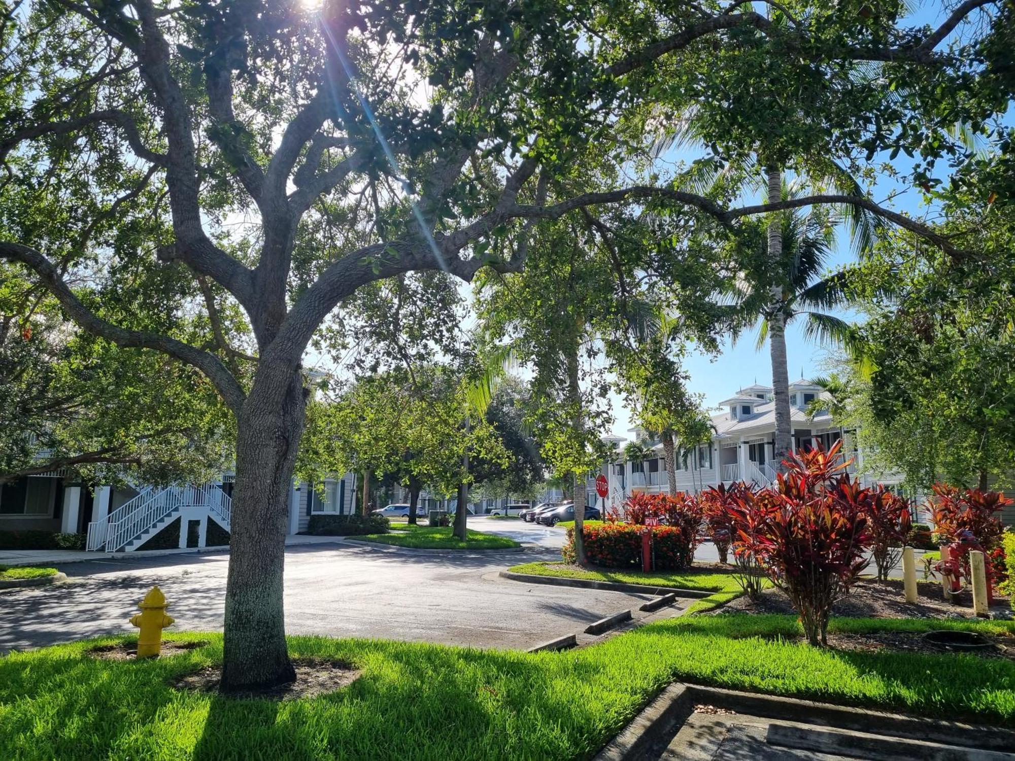 Stunning 2-Bedroom Plus Den Condo In Greenlinks Resort North North Naples Exteriér fotografie