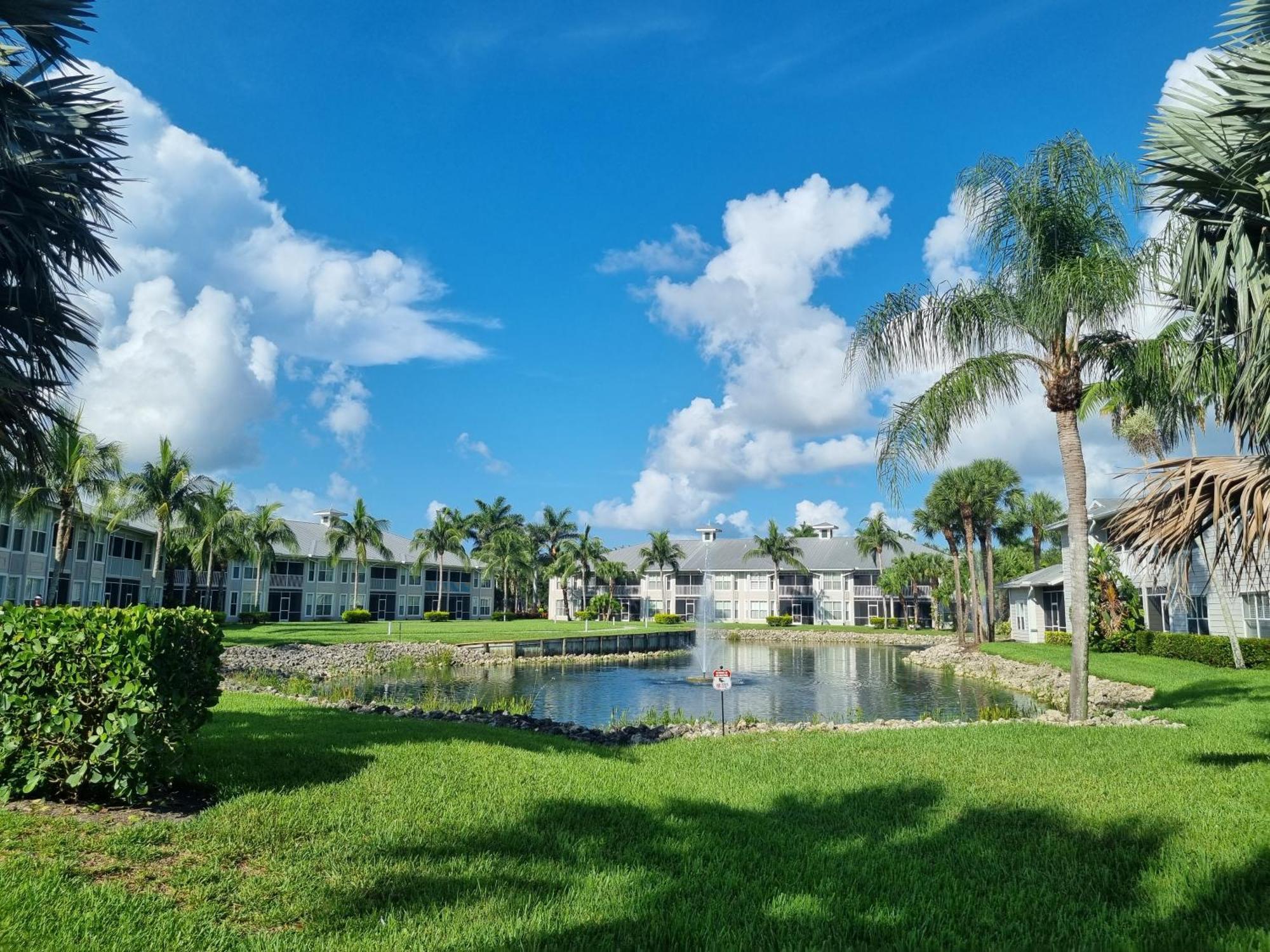 Stunning 2-Bedroom Plus Den Condo In Greenlinks Resort North North Naples Exteriér fotografie